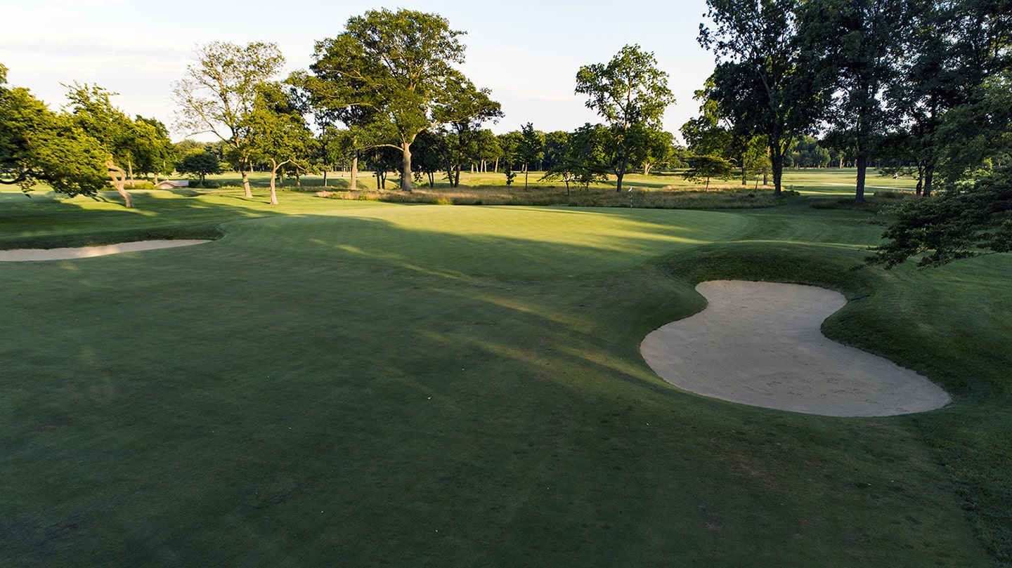 The 15th green, short right at Shoreacres