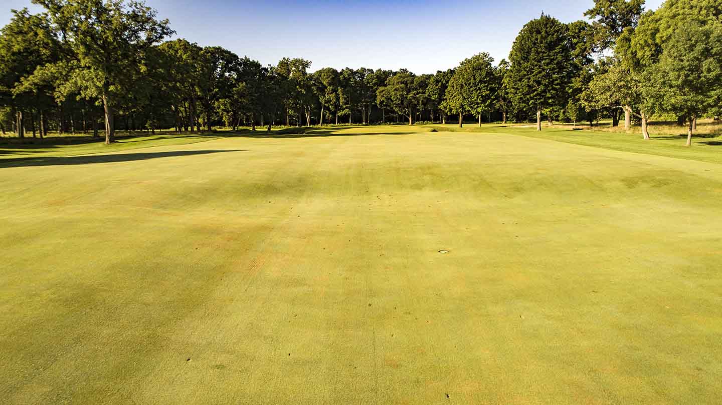 The approach from the 16th fairway at Shoreacres